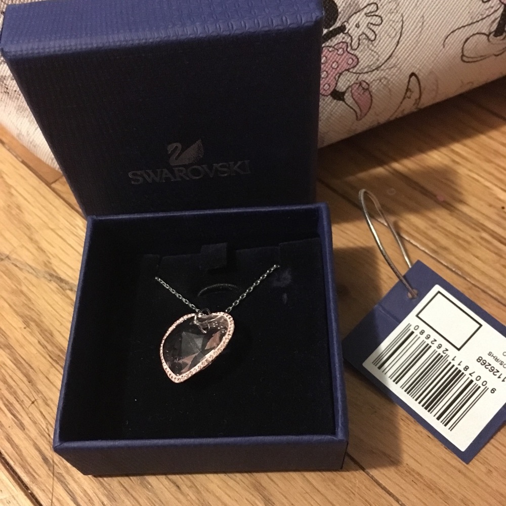 New! Swarovski heart pendant necklace